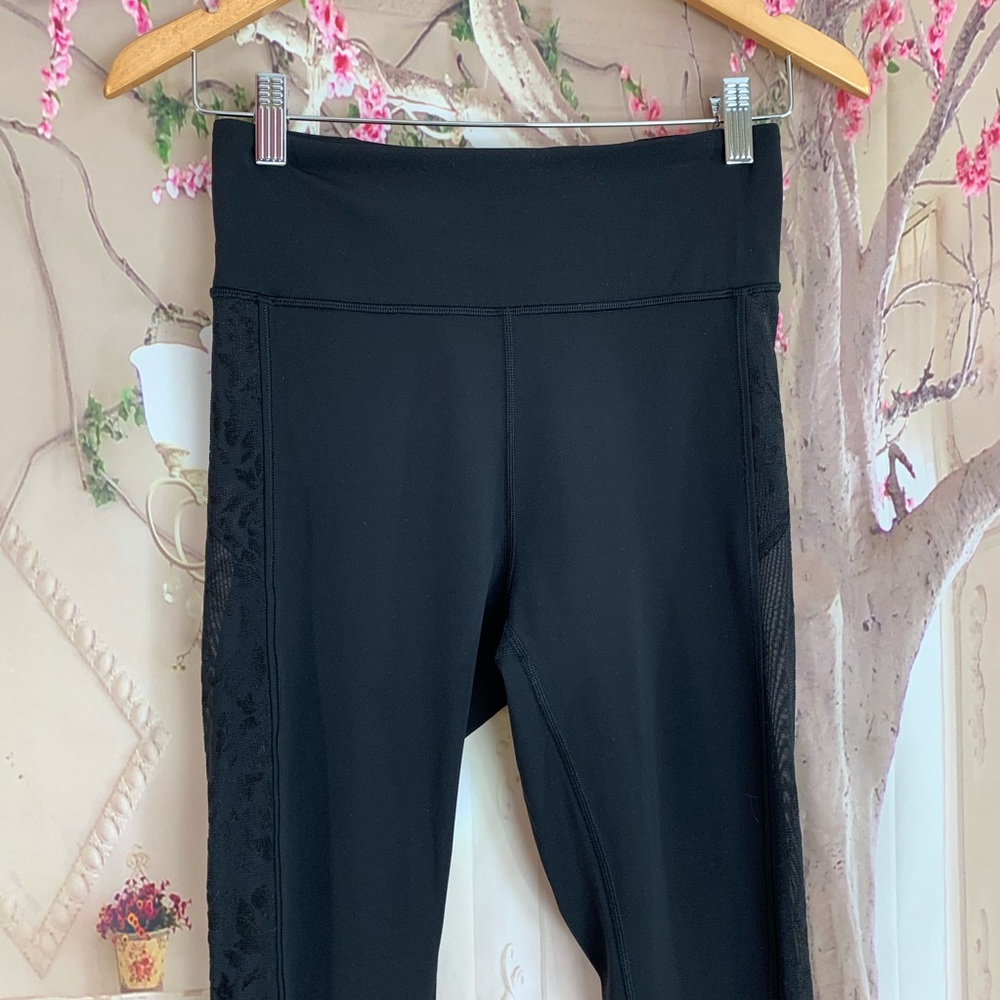 SOLD Lululemon Hold On Flock Mesh Black - Picture 3 of 8